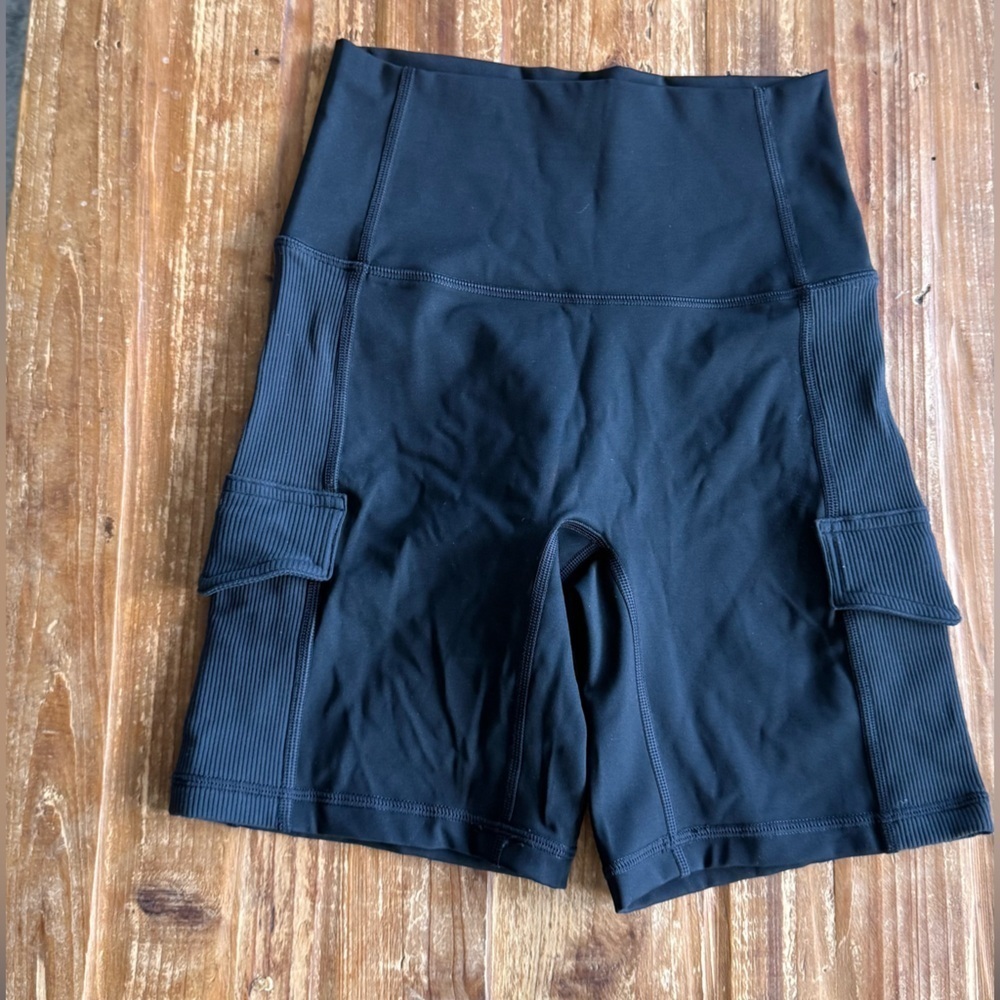 Aerie cargo biker shorts